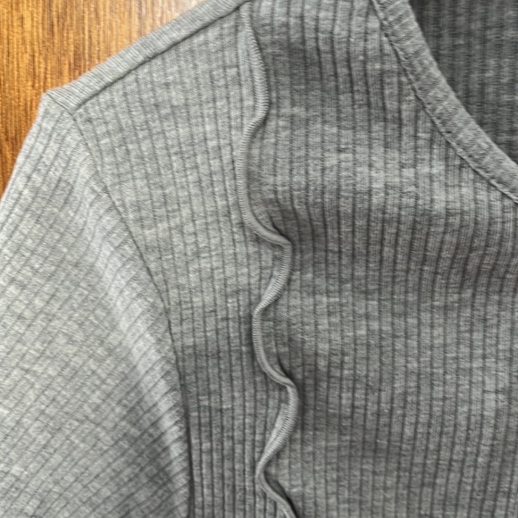 Wild fable XL Grey Crop Top Short Sleeve - Picture 3 of 6